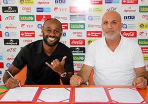Alanyaspor, Vagner Love'ın sözleşmesini 2 yıl daha uzattı